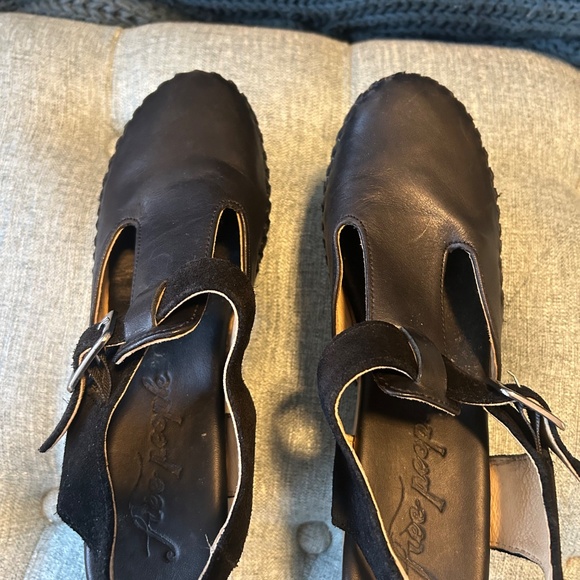 Free People Emmer whipstitched Clog Black Leather with suede strap, Size 39 - Picture 3 of 9